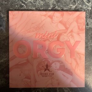 Mini orgy eyeshadow palette